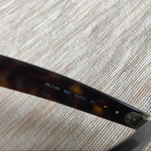 Ray Ban Authentic Wayfarer Sunglasses With Case - Picture 3 of 6